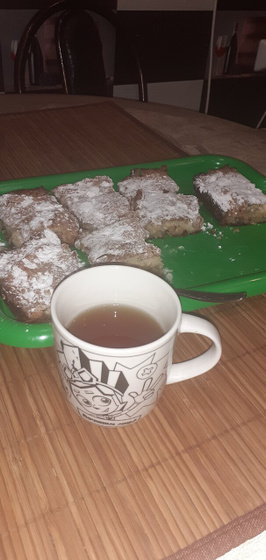 Приезжаешь с работы..
