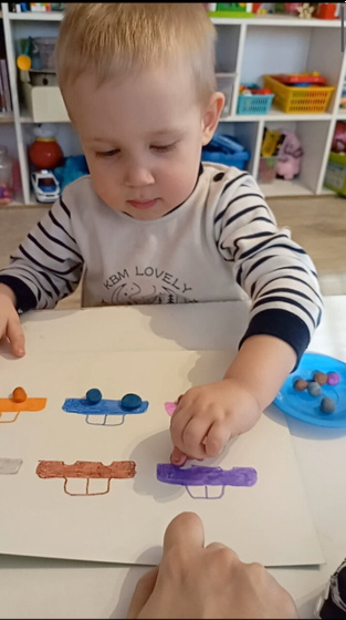 Игра с пластилином 