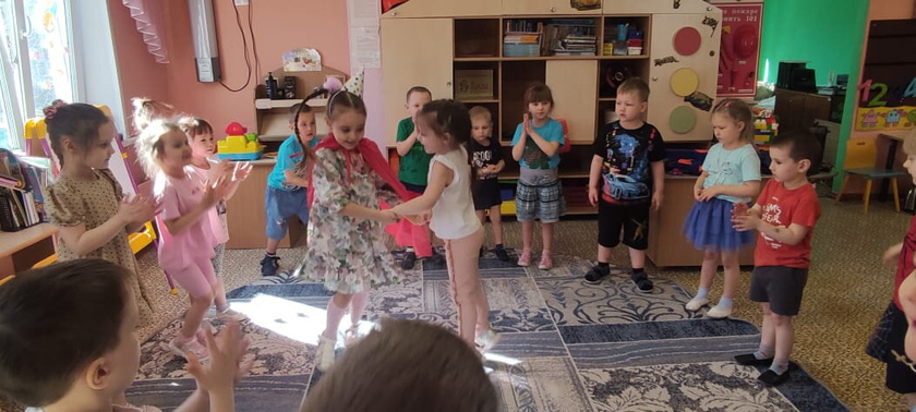 Иришке 5 лет)