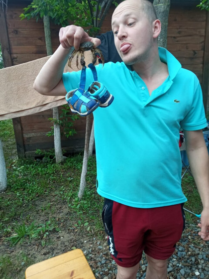 Носильщика тапок поймали 🤣