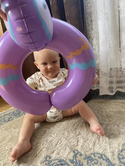 Купаться намылился😁 Набрала бассейн,