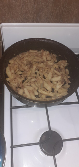 Приезжаешь с работы..