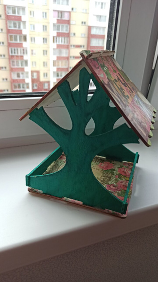 Собрали кормушку