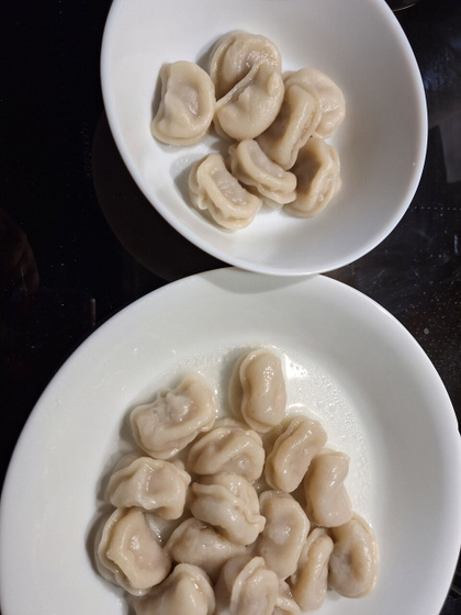 Пустая гречка с кусочком колбаски
