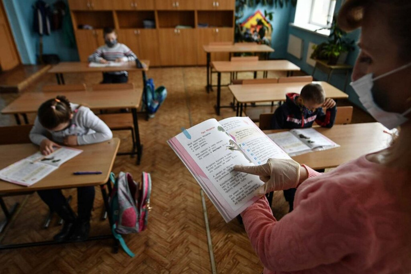 Школьники Красноармейска вернулись за парты: норовирус нейтрализован