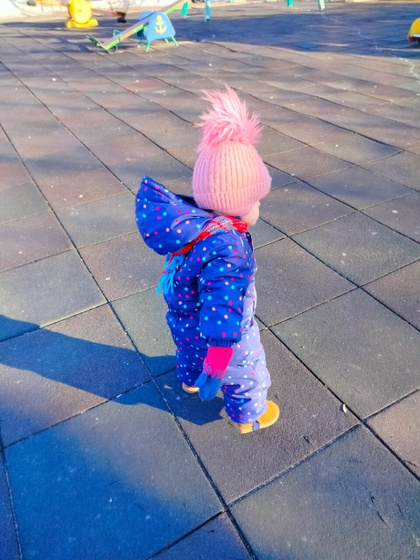 Погуляли с младшей 🤗💛☀️.