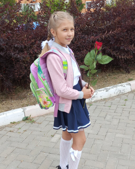 Проводила троих в школу❤