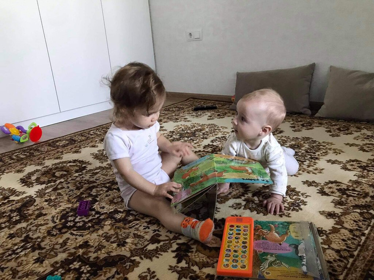 Мои булочки, племяшка и