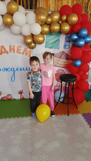 Сегодня дети в игровой отмечали др доченьки