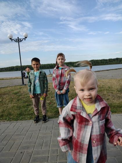 У бабушки в деревне )))