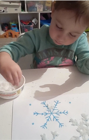 Снежинки из соли❄️