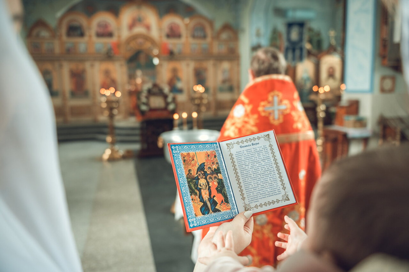 Покрестили крошек??