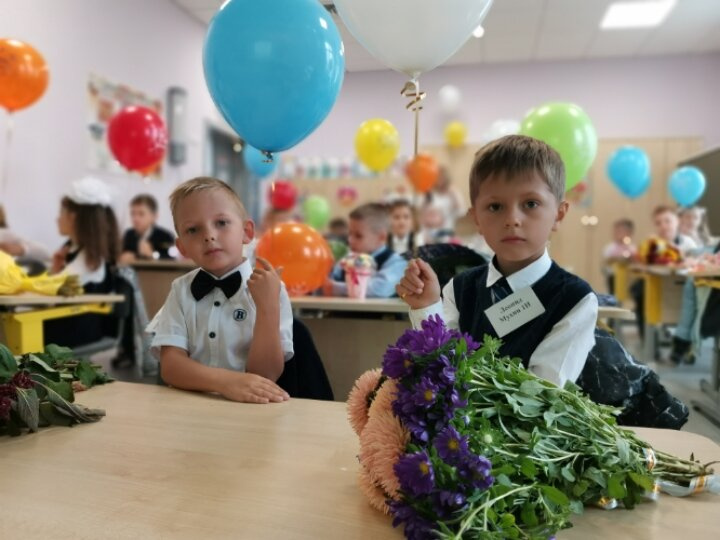 1 сентября-мои сыночки школьники!
