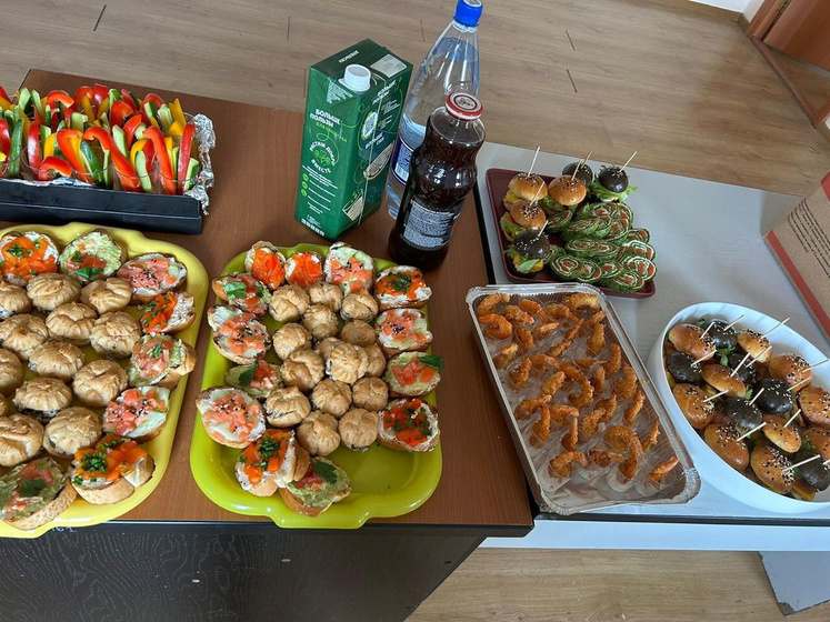 Фуршет мужу на работу