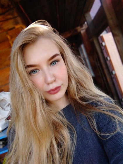 Девочки ,красилась где то