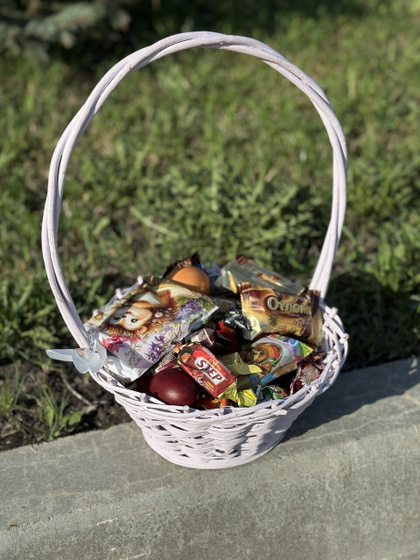 С праздником, девочки)