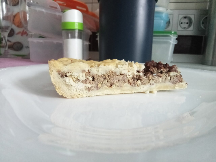 Пирог с курицей и свининой