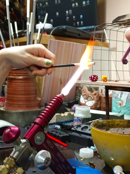 Кузница и бусы