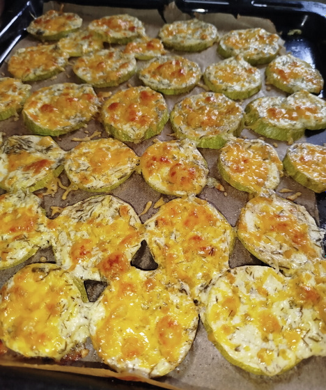 Кабачки с чесноком и сыром