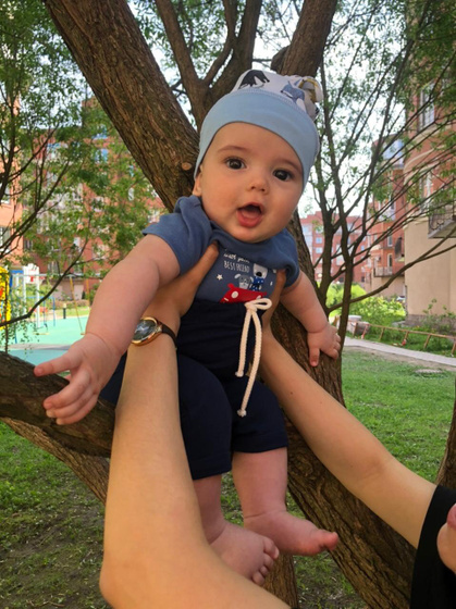Полгодика! Не сидим, не ползаем.