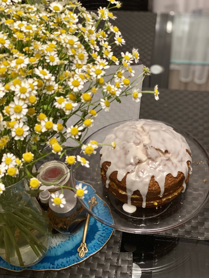 Лимонный кекс с лимонным курдом под лимонной глазурью