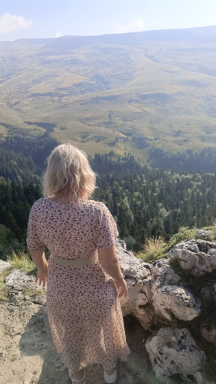За каждое фото влетело от мужа