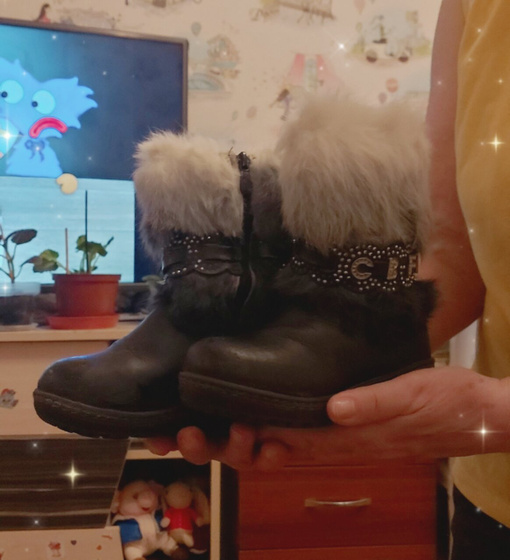 Очень много детских вещей,