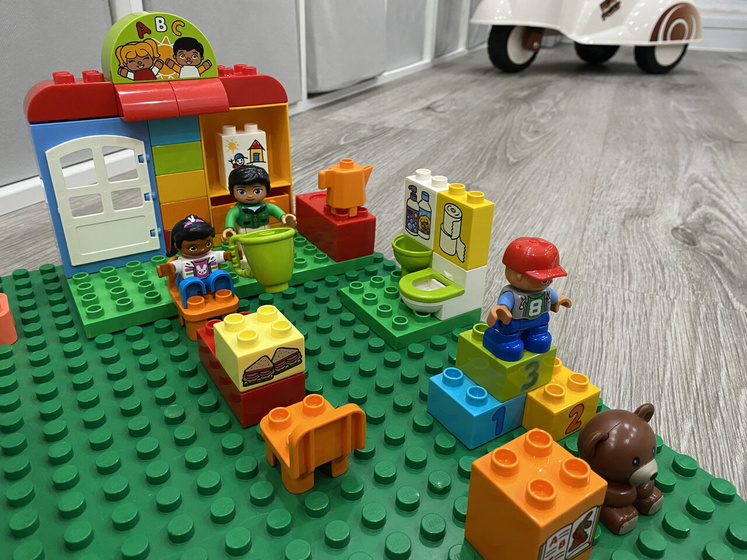 Lego duplo Пекарня и Детский сад