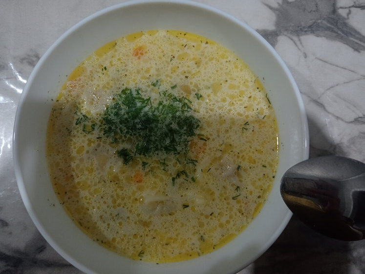Сырный суп с пельменями