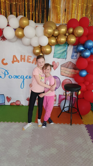 Сегодня дети в игровой отмечали др доченьки