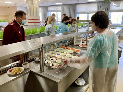 Школьное питание обсуждают на всех уровнях