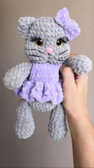 Плюшевая кошечка