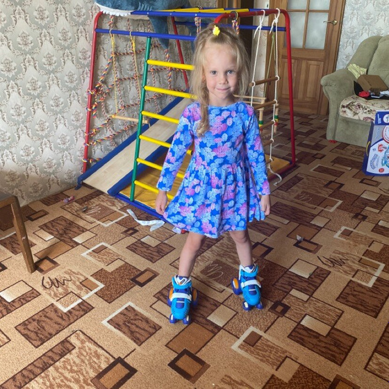 Что у ребенка с координацией? Или с ногами?