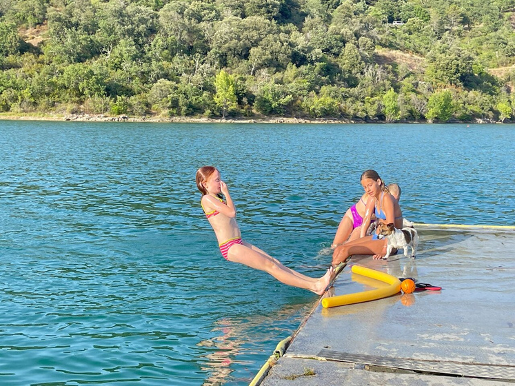 Когда под боком море, то хочется на озеро.