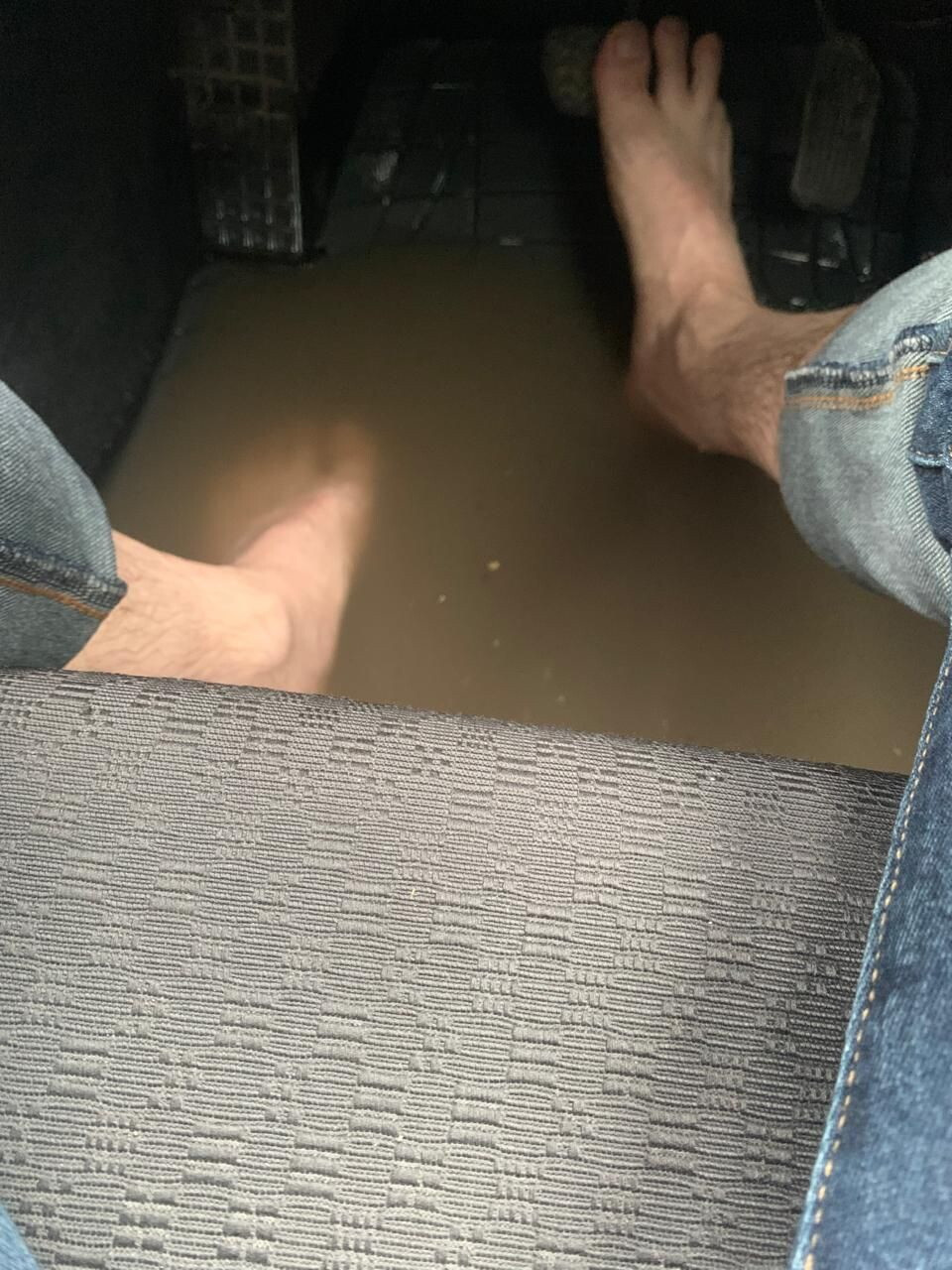 У кого намокал ноутбук?