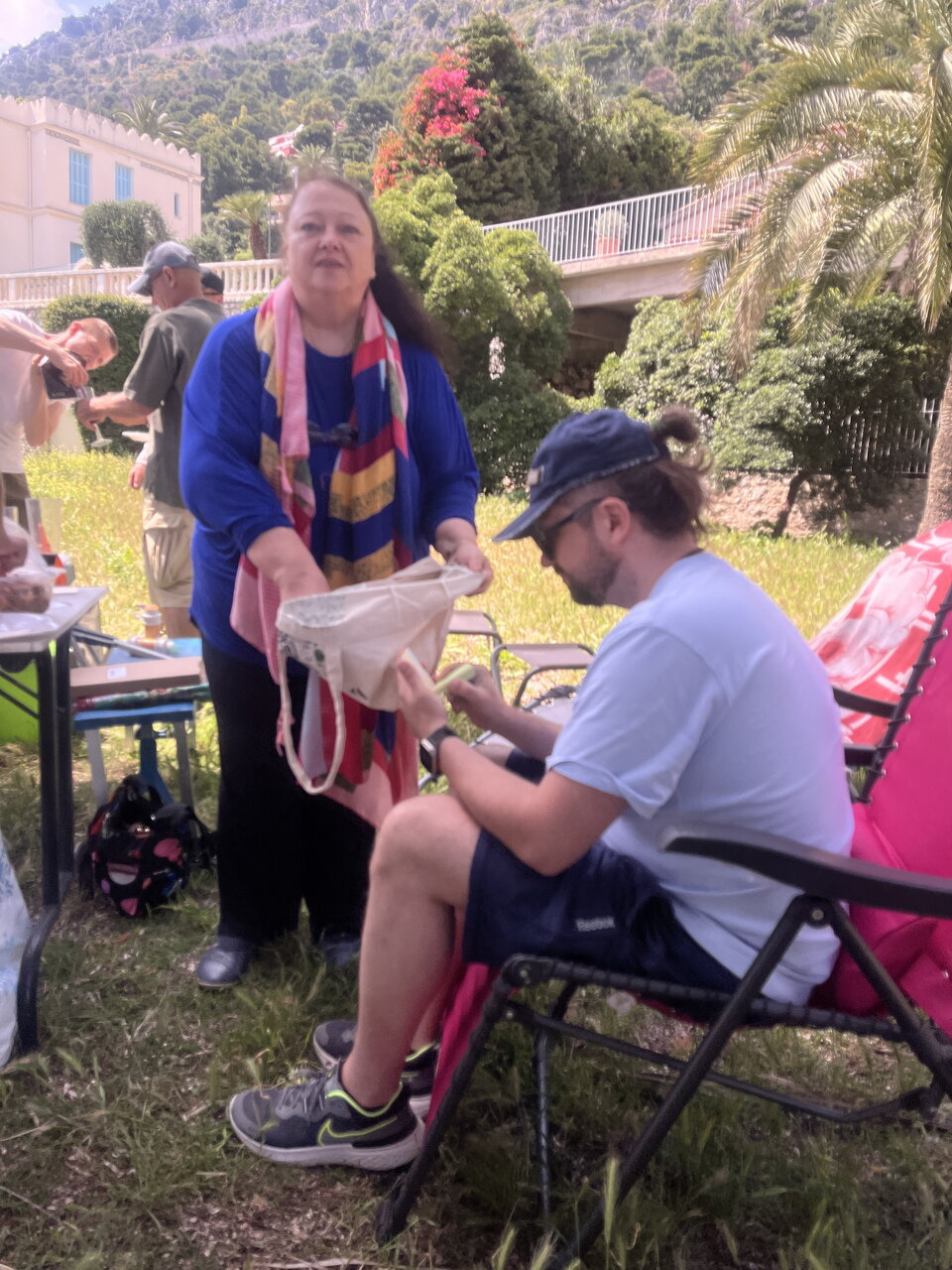 Традиция продолжается, уже около 20 лет празднуем мой ДР на пляже с прекрасной компанией друзей.